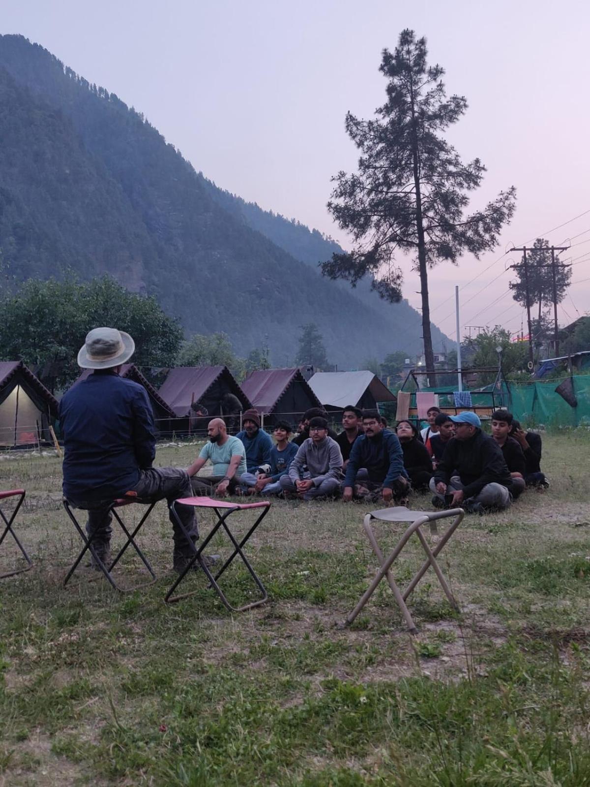 Himtrek Stay Kasol Luaran gambar