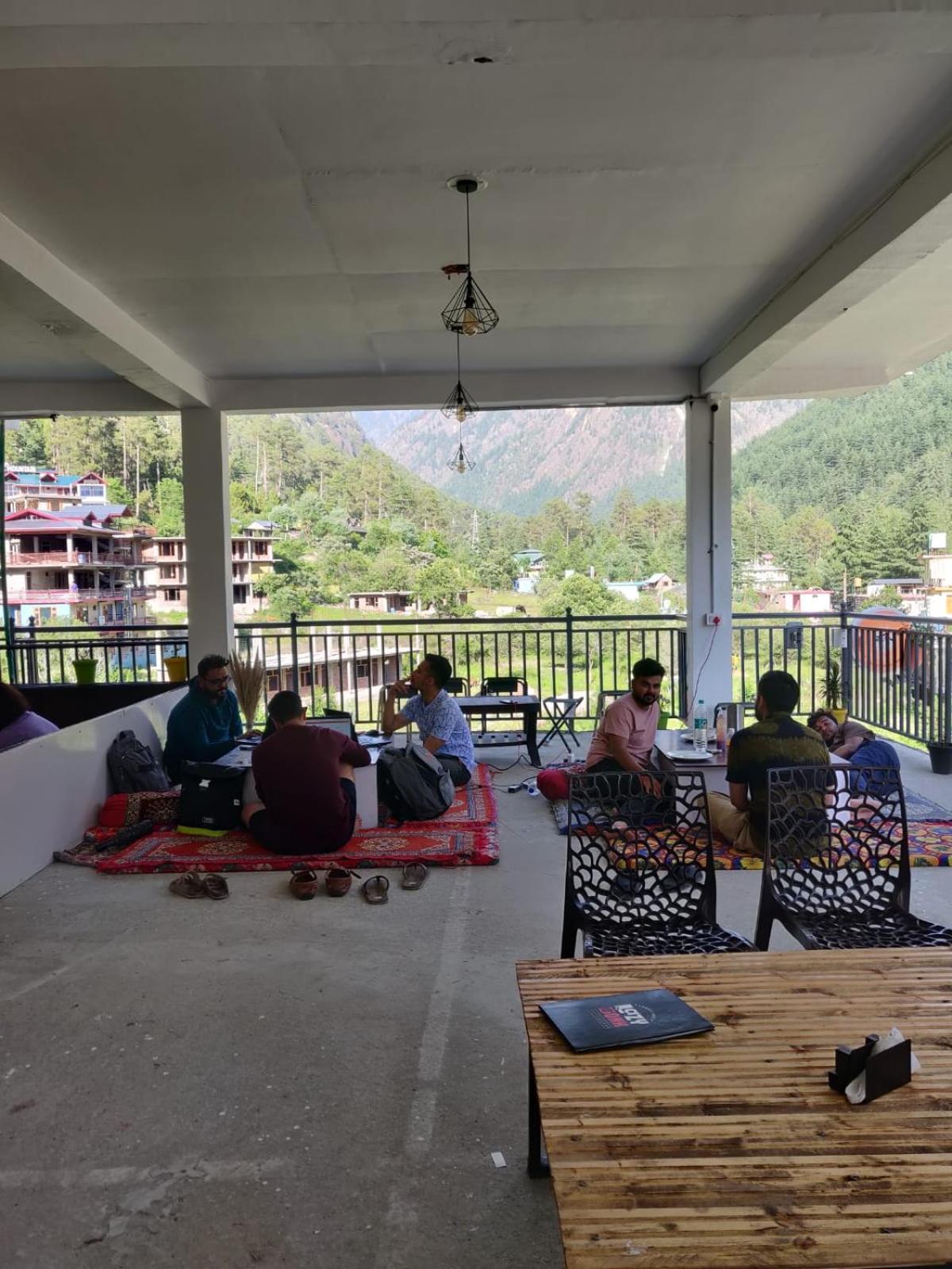 Himtrek Stay Kasol Luaran gambar