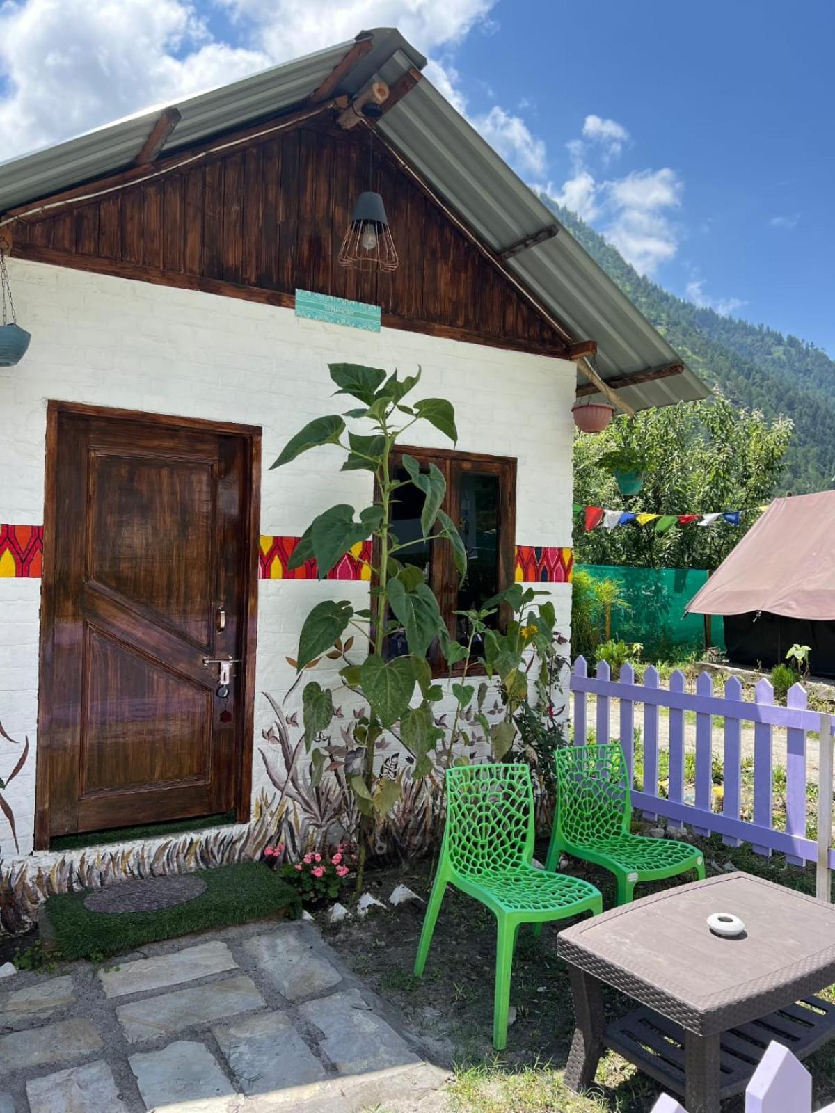Himtrek Stay Kasol Luaran gambar