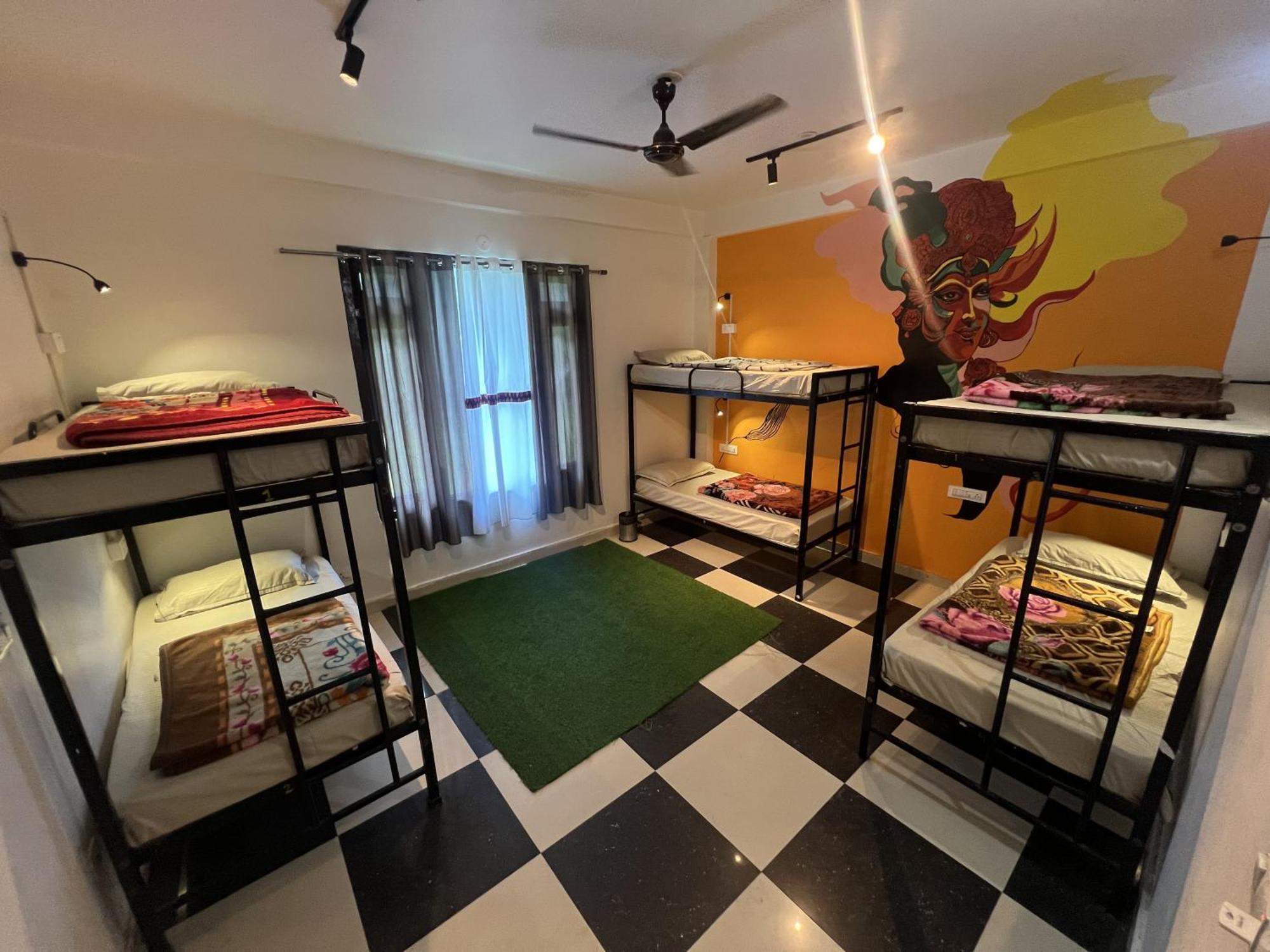 Himtrek Stay Kasol Luaran gambar