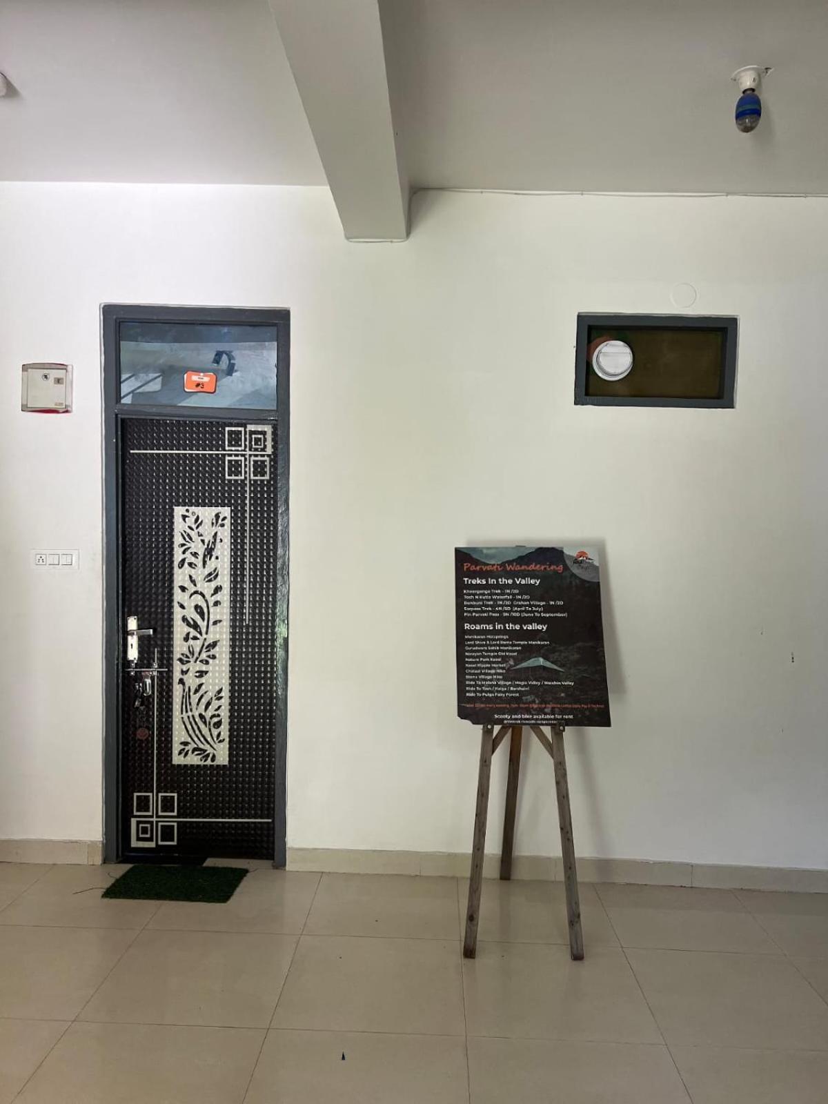 Himtrek Stay Kasol Luaran gambar