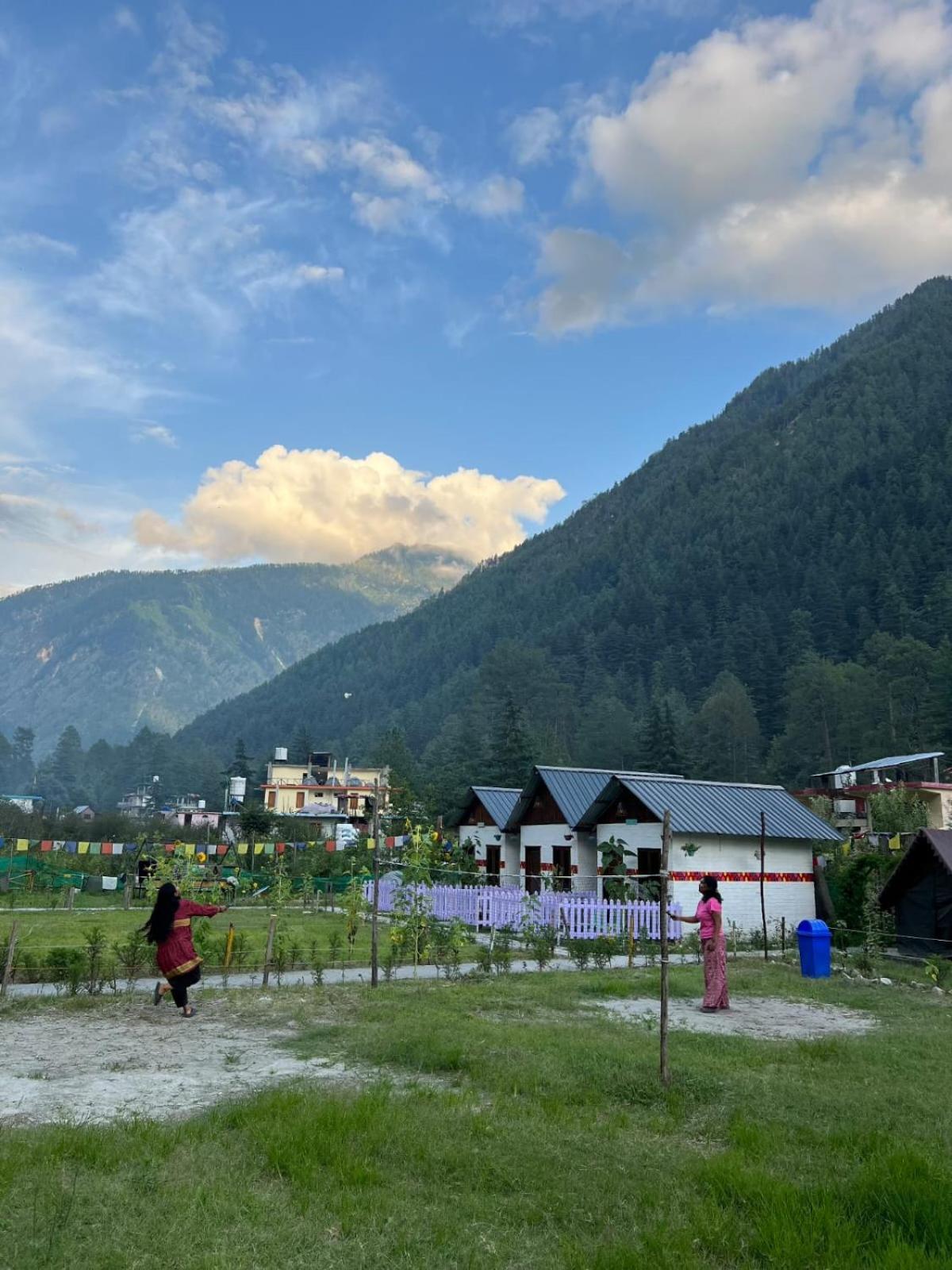 Himtrek Stay Kasol Luaran gambar