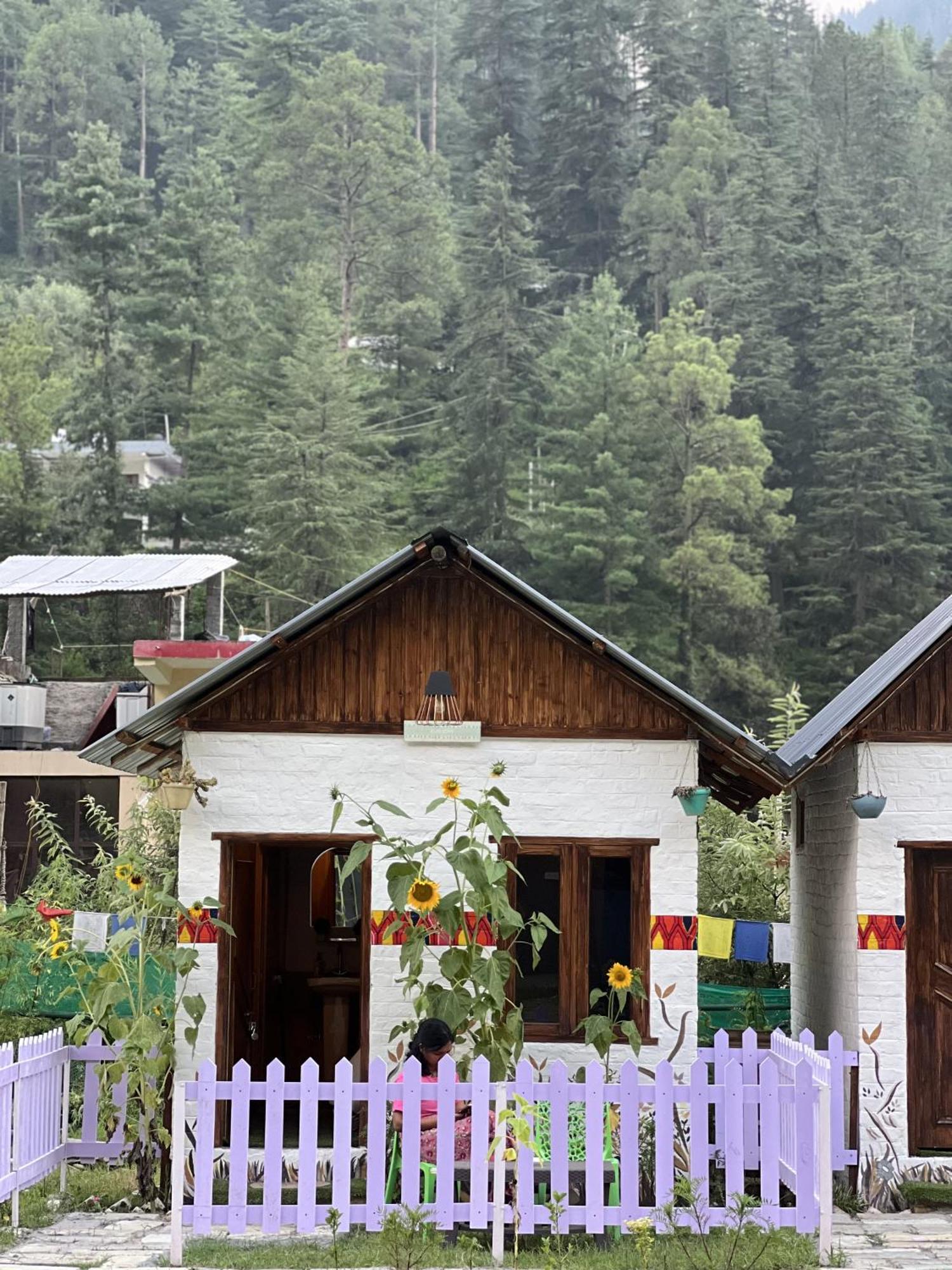 Himtrek Stay Kasol Luaran gambar
