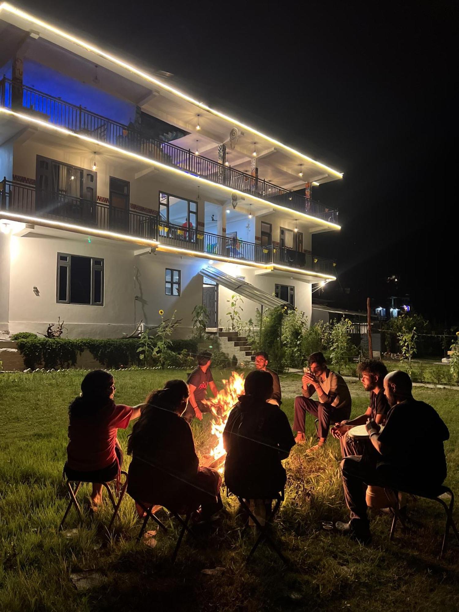 Himtrek Stay Kasol Luaran gambar