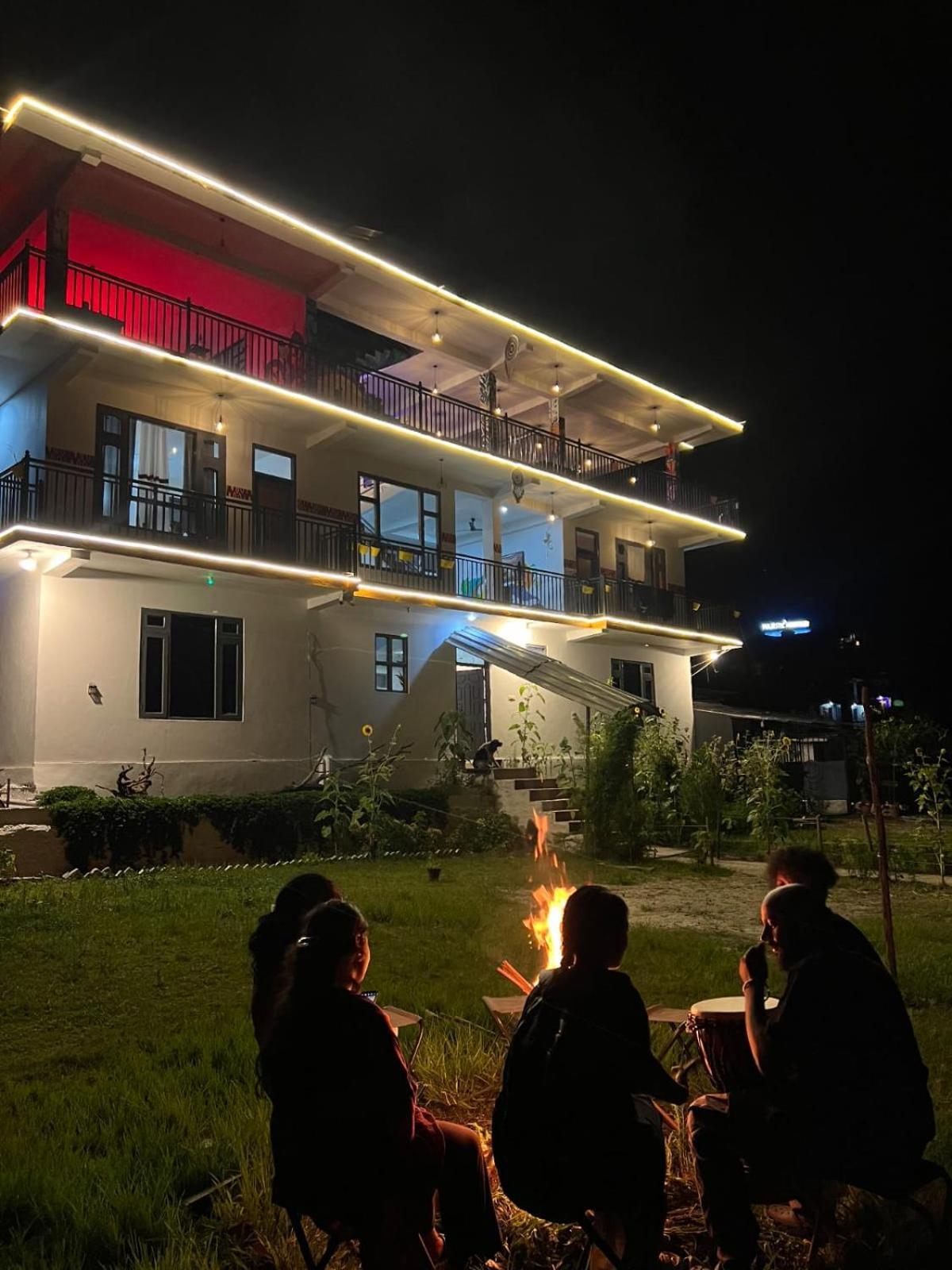 Himtrek Stay Kasol Luaran gambar