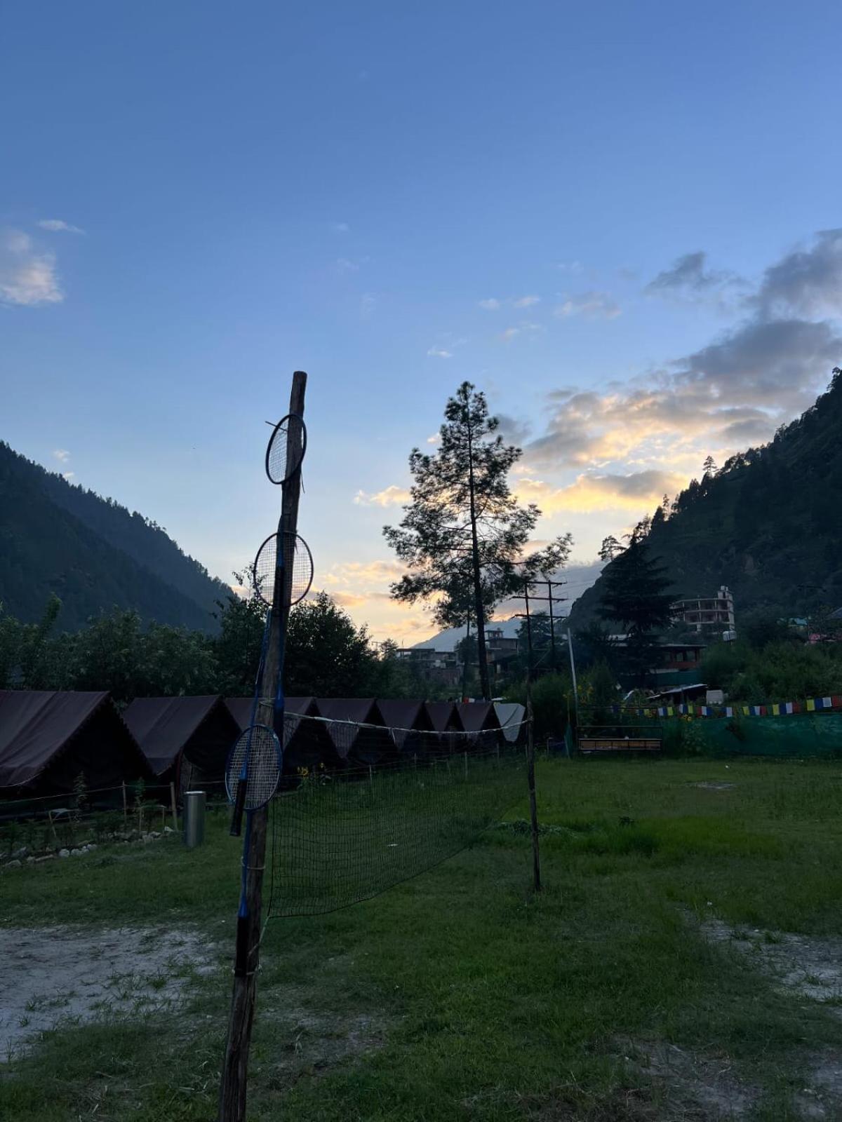 Himtrek Stay Kasol Luaran gambar
