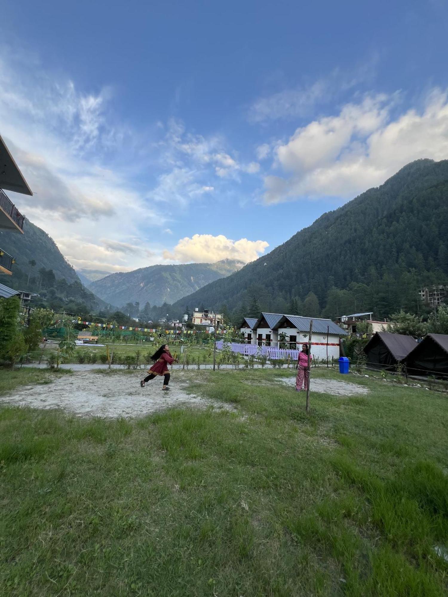 Himtrek Stay Kasol Luaran gambar