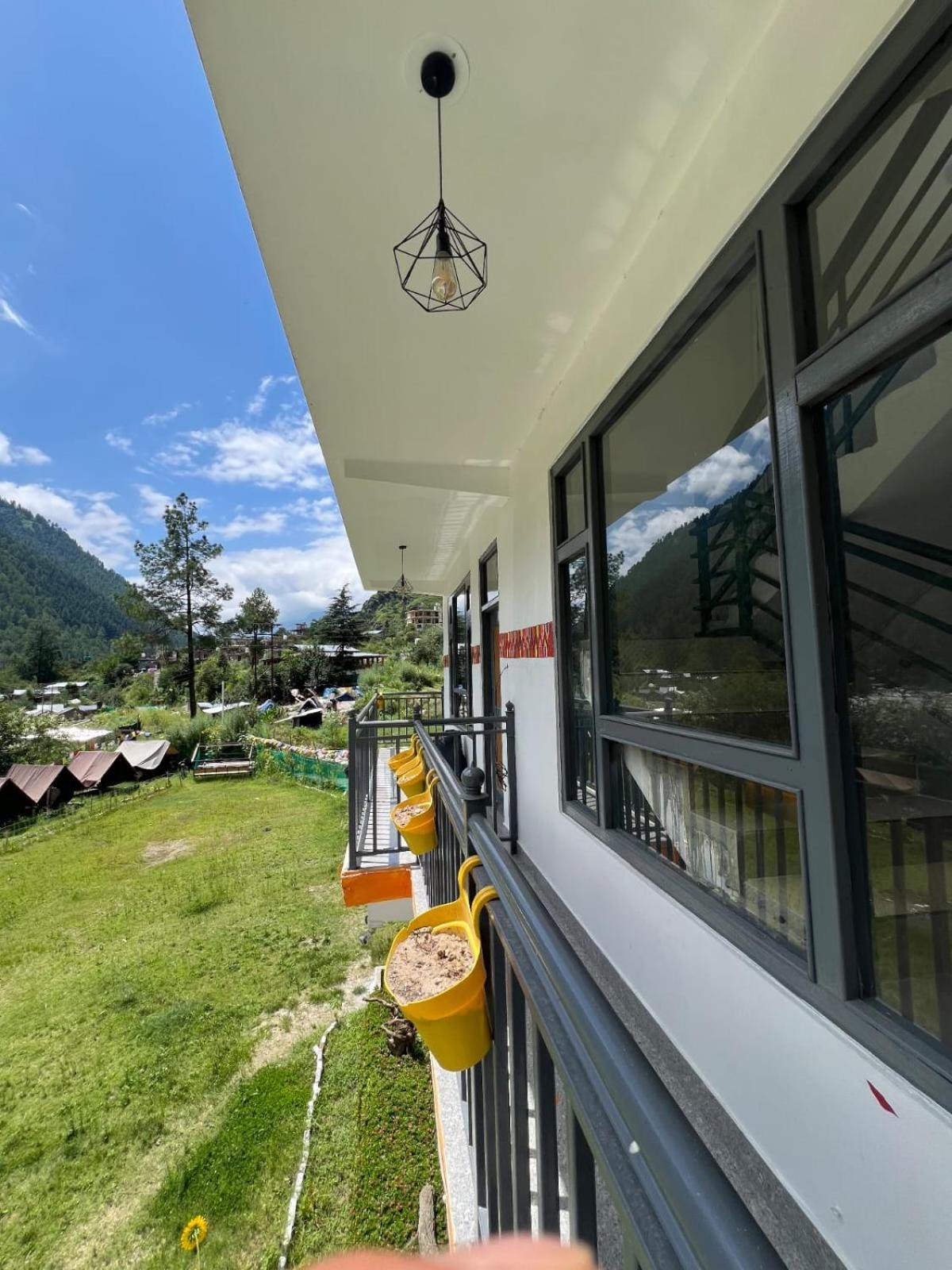 Himtrek Stay Kasol Luaran gambar