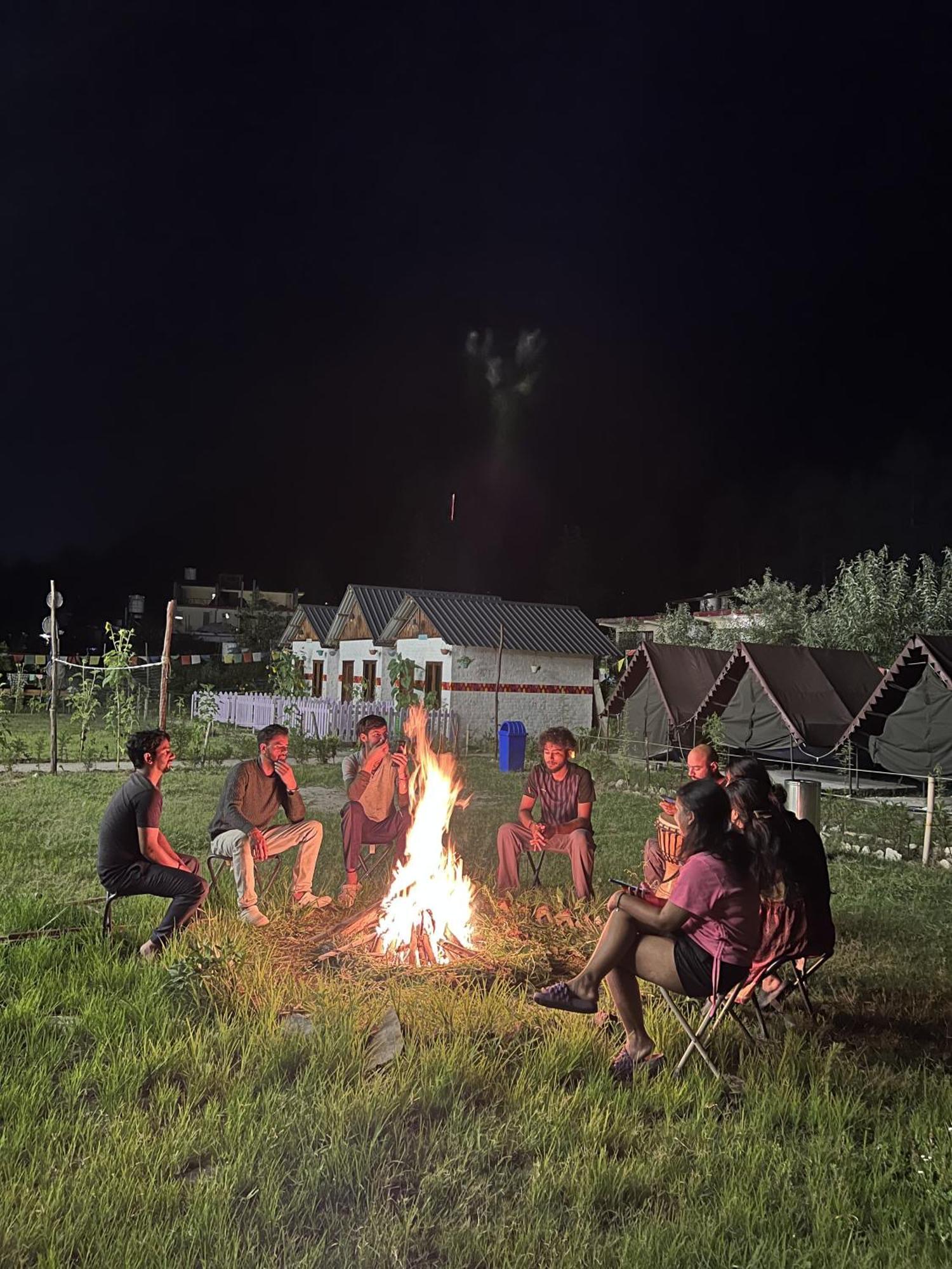 Himtrek Stay Kasol Luaran gambar