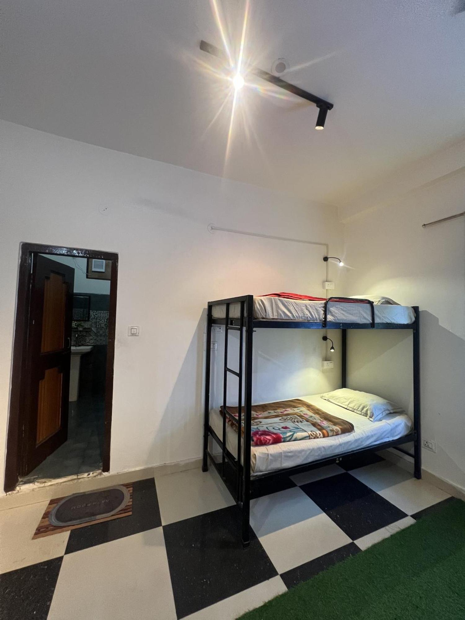 Himtrek Stay Kasol Luaran gambar