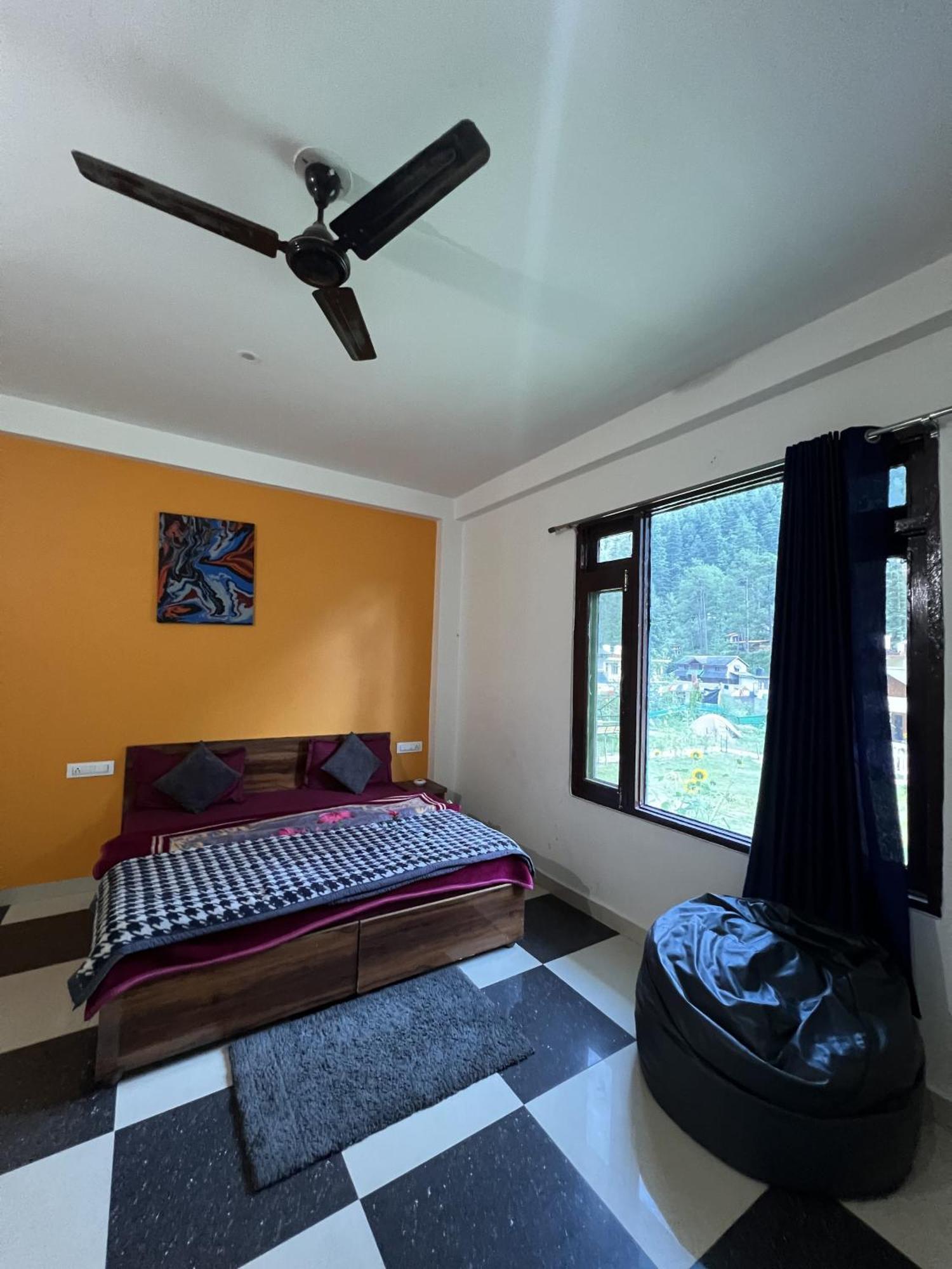 Himtrek Stay Kasol Luaran gambar