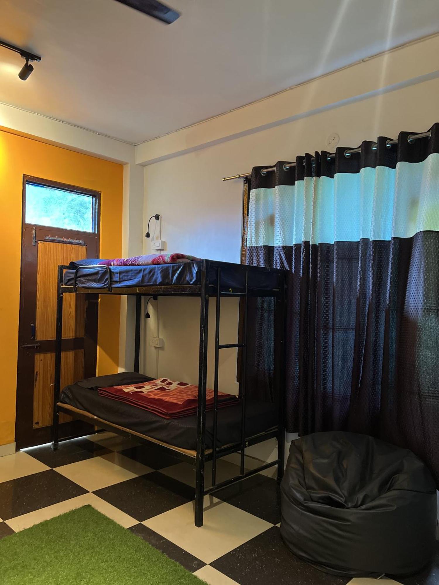 Himtrek Stay Kasol Luaran gambar