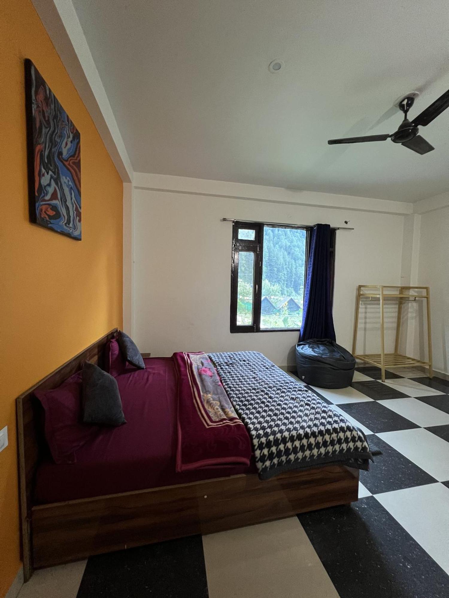 Himtrek Stay Kasol Luaran gambar
