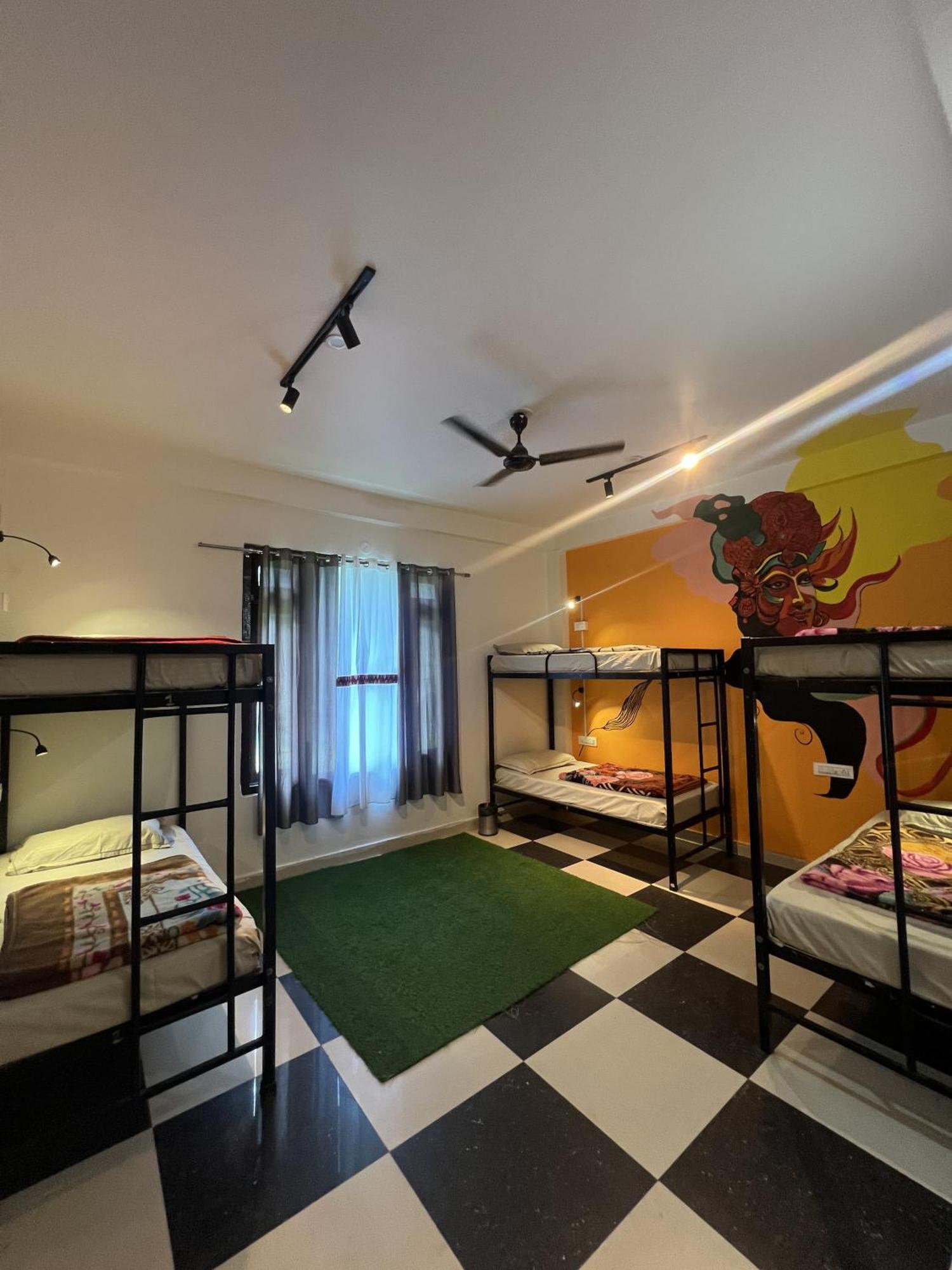 Himtrek Stay Kasol Luaran gambar
