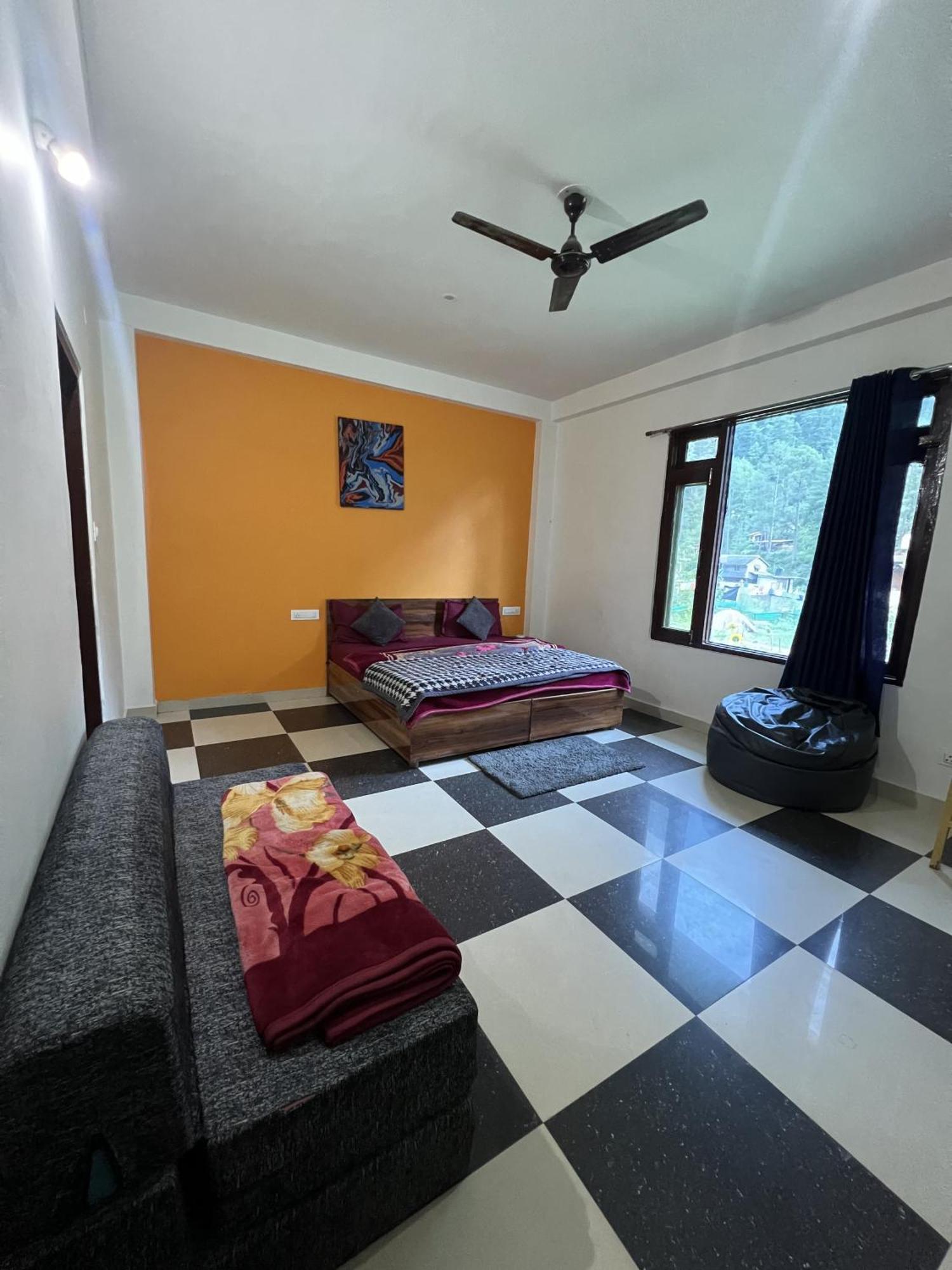 Himtrek Stay Kasol Luaran gambar